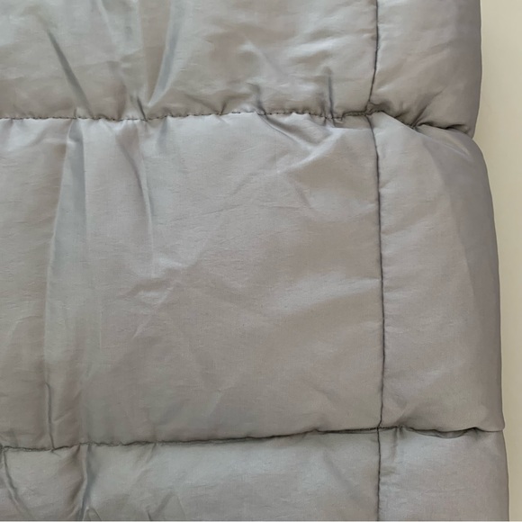 “Gap” Silver Down Filled Puffer Vest size XS - Picture 8 of 10